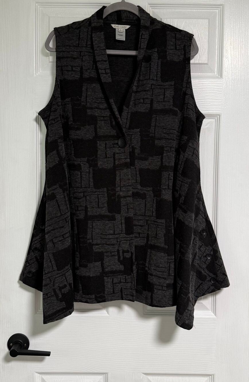 John Mark Women's Geometric Print Knit Button Front Sleeveless Vest Size Large
